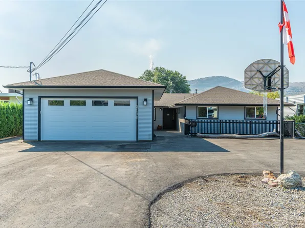 2215 Barbara Ave, Kamloops, BC V2B 4J4