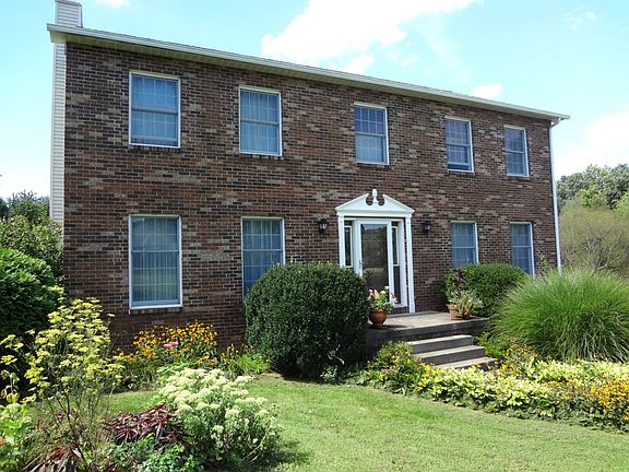 3rd image of 11121 Rosewood Ln