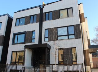 40 Ed Clark Gdns #16, Toronto, ON M6N 3A9