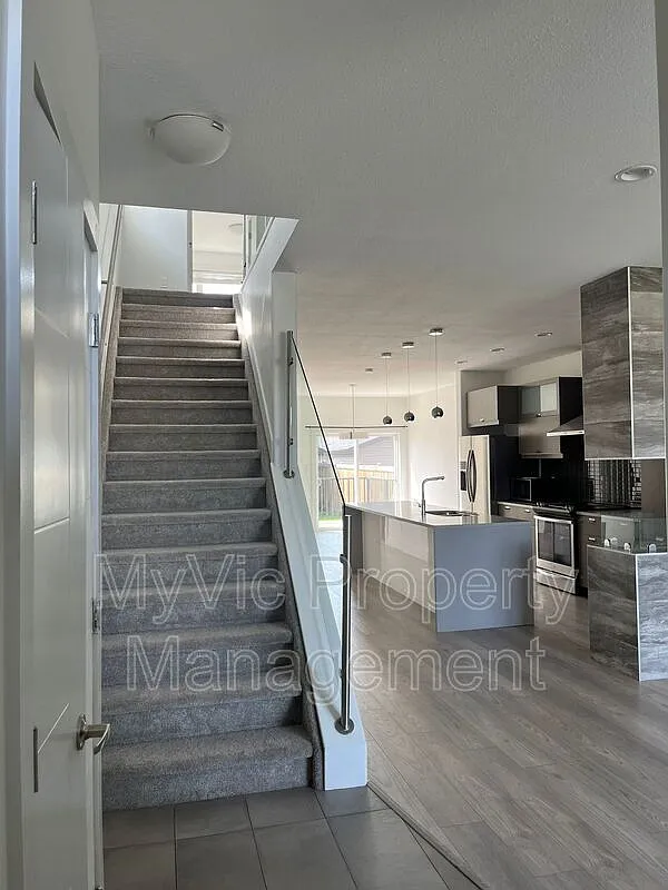 3 bed, 2.0 bath, $2,025 — Photo 3