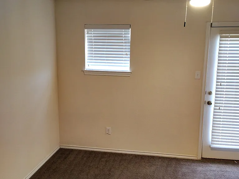 616 Fleming St — Photo 23