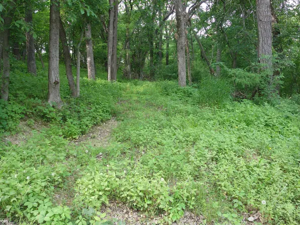 5155 Aurora Dr, Brooklyn, IA 52211
