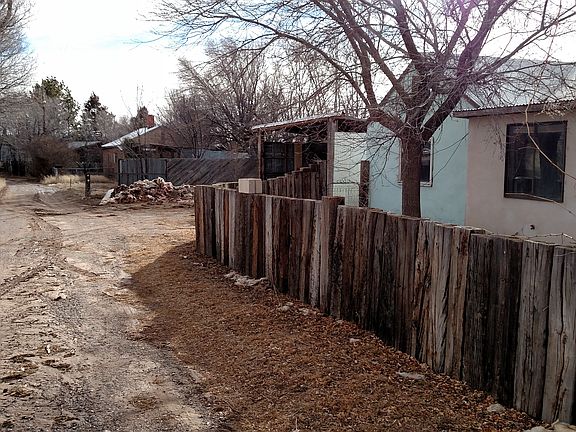 3rd image of 304 E 6th St
