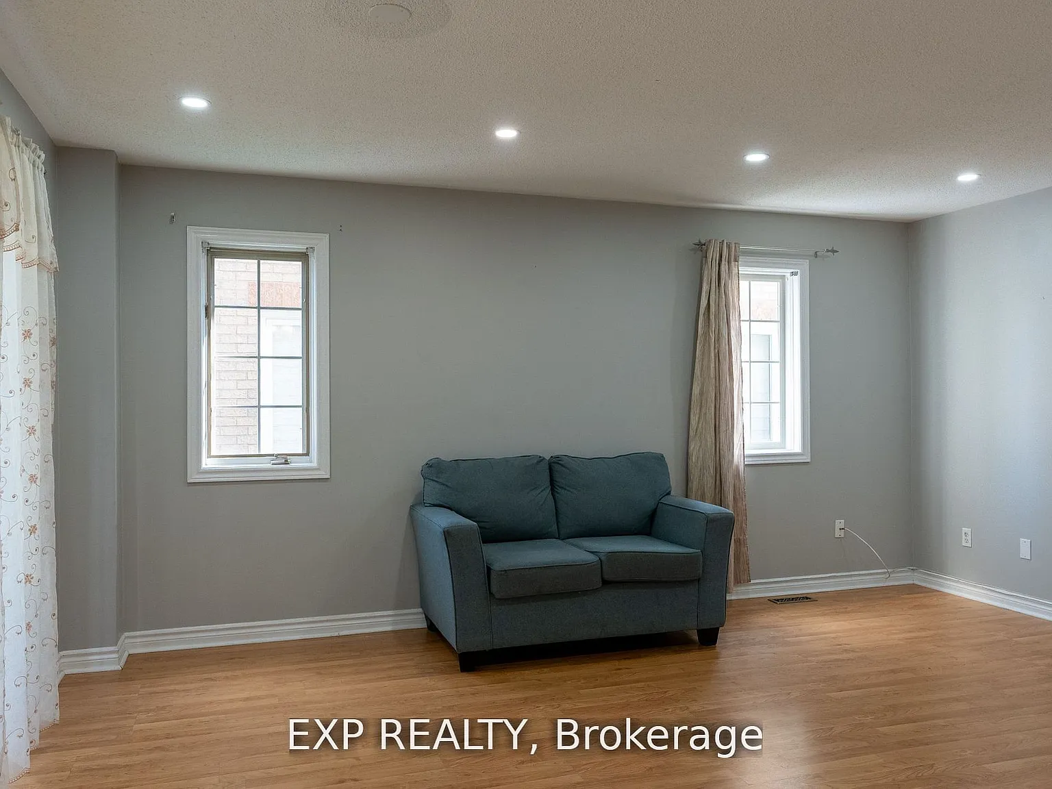 4 bed, $2,998 — Photo 2