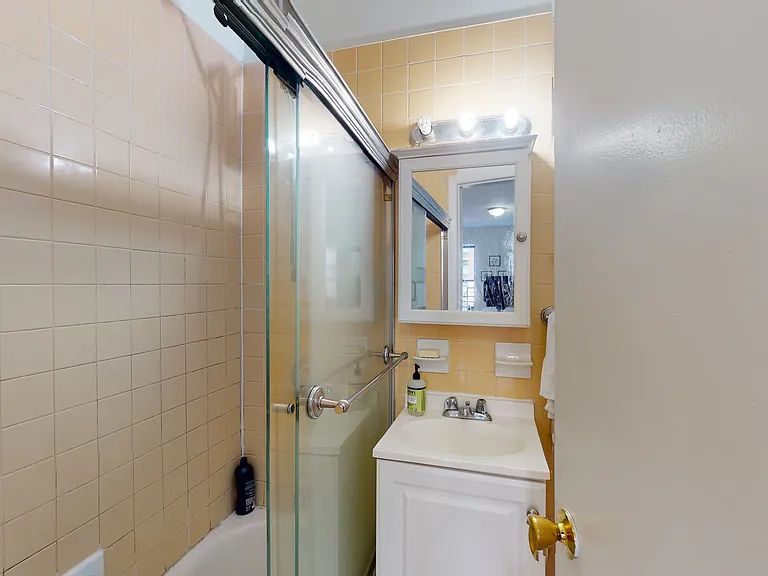 1293 1st Ave #7 — Photo 9