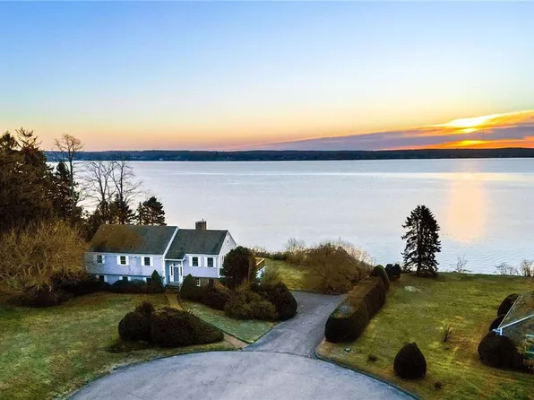 206 Immokolee Dr, Portsmouth, RI 02871