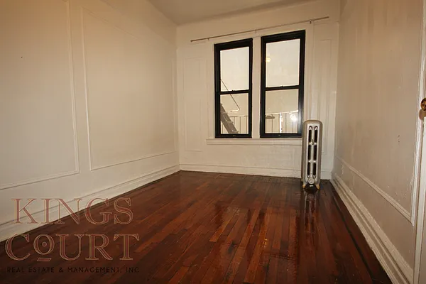 Rented by Kings Court Real Estate | media 8