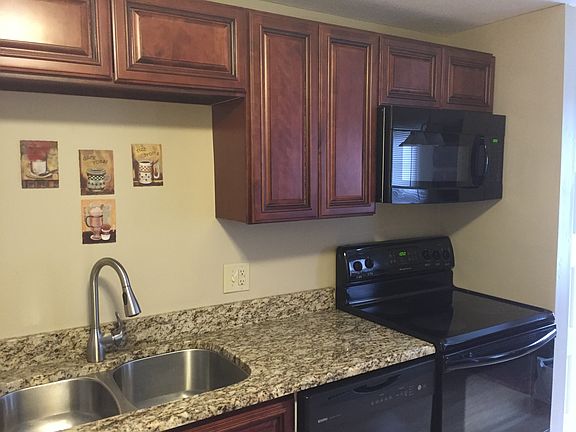 Kitchen, granite countertops