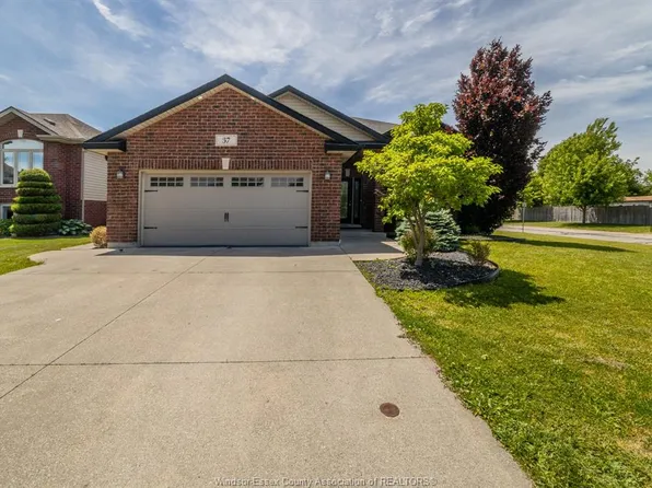 37 Antonio Ct, Leamington, ON N8H 5P8