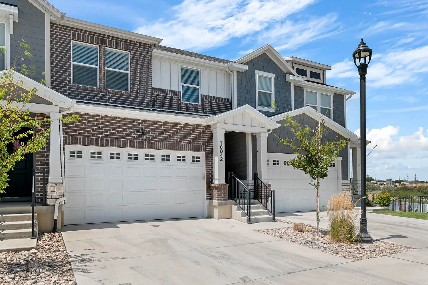 4 bed, 2.5 bath, 2455 sqft, $2,350 — Photo 2