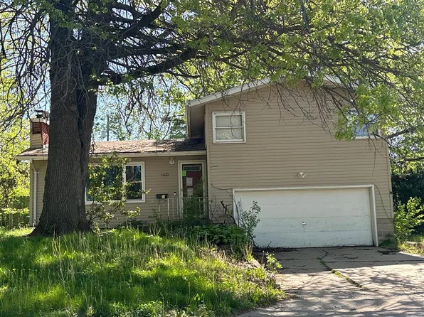 1100 Ellen St, Cedar Falls, IA 50613