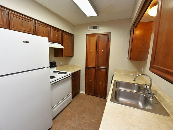 5th image of 471 N Harr Dr #451F
