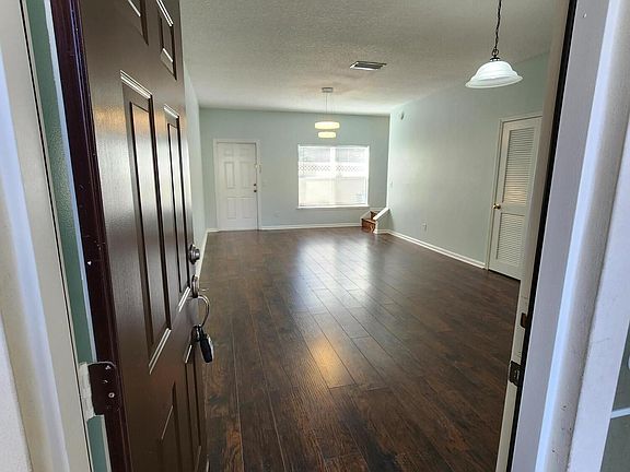 3rd image of 317 Southern Branch Ln