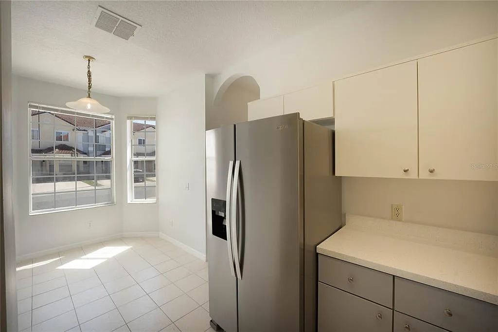 3 bed, 2.5 bath, 1468 sqft, $2,150 — Photo 3