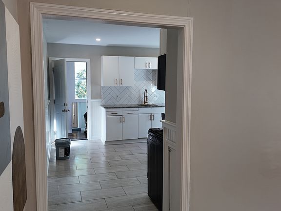 3rd image of 18 Hudson St APT 2