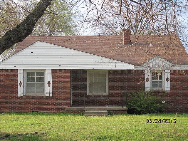 1st image of 2216 NE 21st St