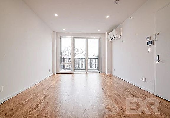 5th image of 63 Lewis Ave APT 3E