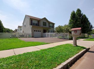 2909 Crest Ave, Bristol, PA 19007