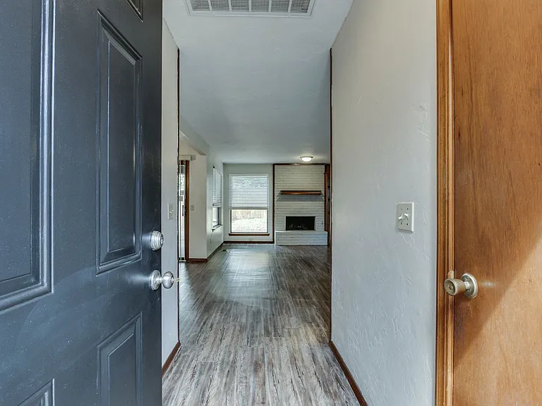 1705 N Gleason Ave — Photo 5