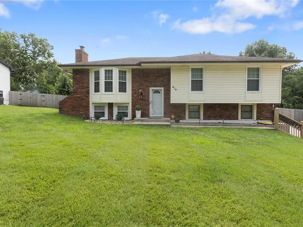615 NE 113th St, Kansas City, MO 64155