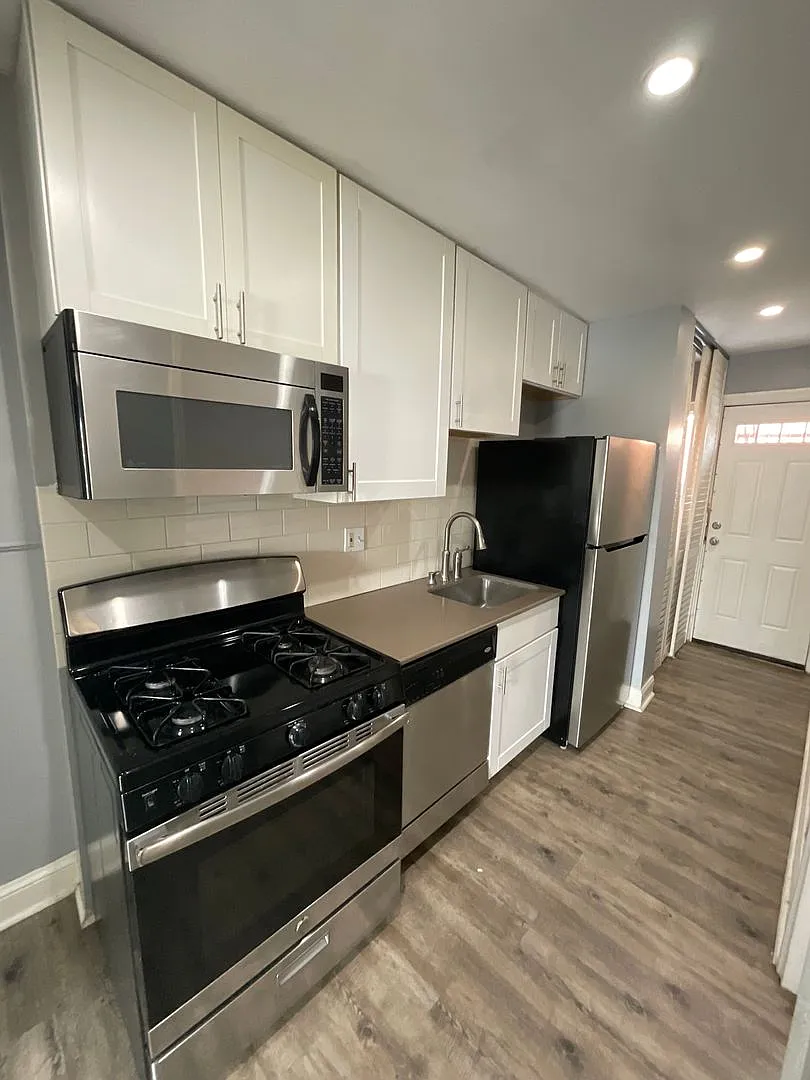 H St/Kingman Park - Renovated 1 bedroom — Photo 2