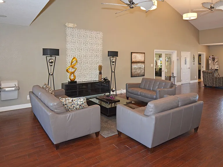102 Pompano Dr SE #C — Photo 39