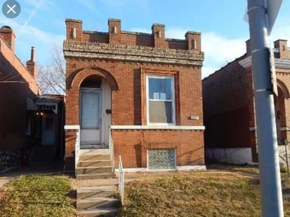 3451 Itaska St, Saint Louis, MO 63111