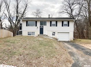 2230 N Winnebago Ct, Peoria, IL 61614