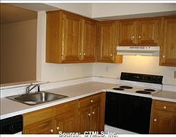 3rd image of 57 Manorwood Dr