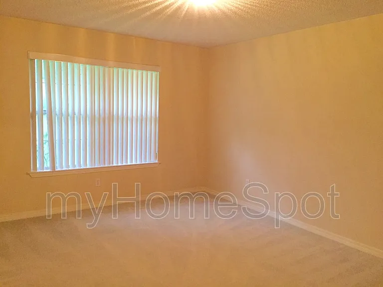 6805 Cedar Lake Dr — Photo 13