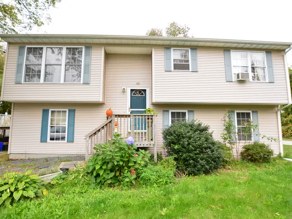 65 Helm St, Jamestown, RI 02835