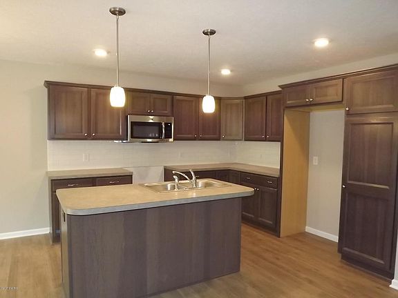4th image of 10950 Woodedge Ave