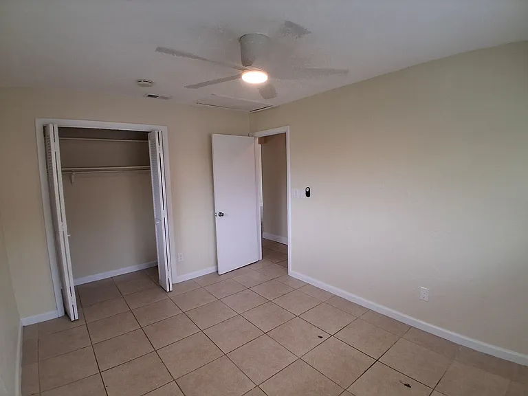 913 SE 14th Ter #915 — Photo 12