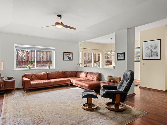 4th image of 2172 Hastings Court