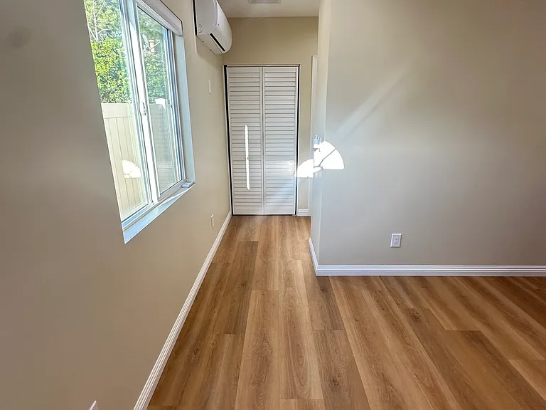 10644 1/2 Pinewood Ave — Photo 16