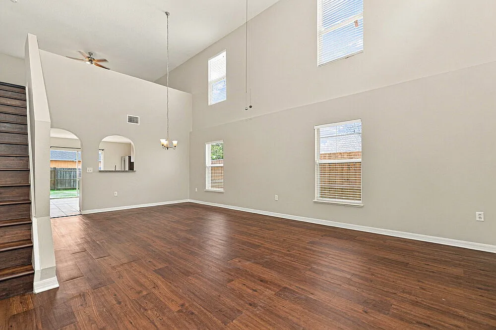 4 bed, 3.0 bath, 2120 sqft, $2,500 — Photo 4