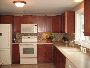 5th image of 34 Elmwood Dr