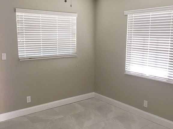 5th image of 1921 NE 51st St APT 1