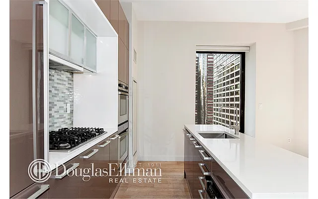 Sold by Douglas Elliman | media 15