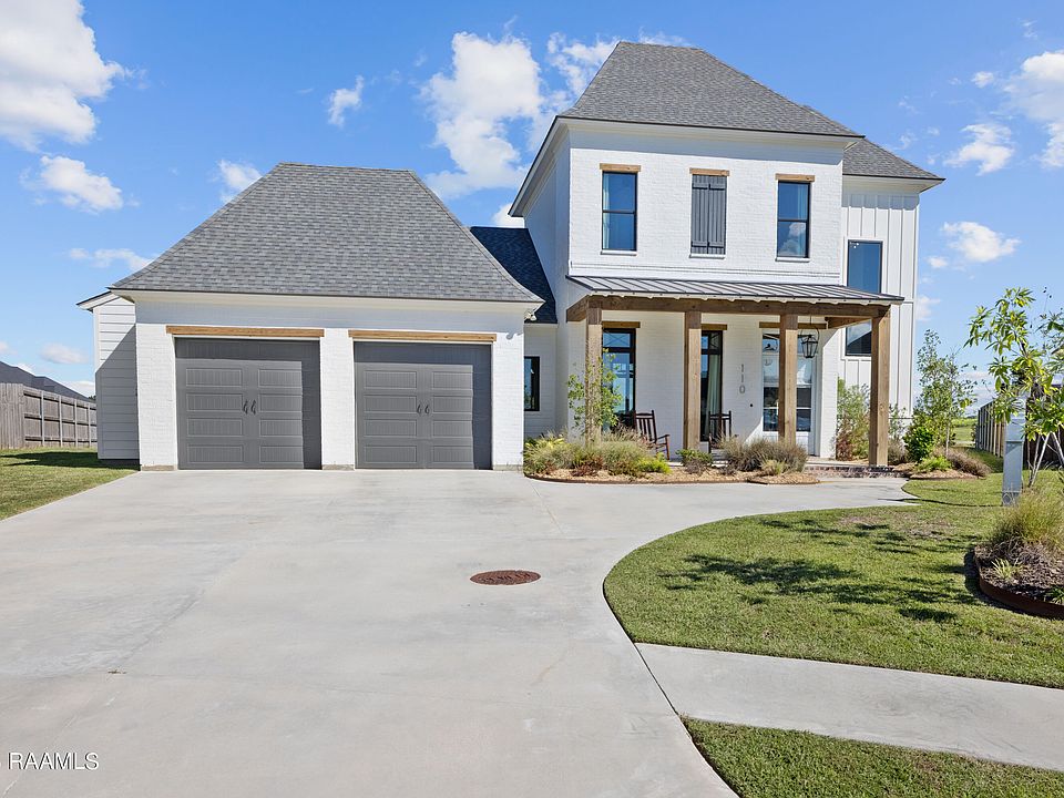 1st image of 110 Royal Palms Dr