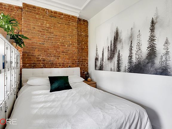 5th image of 18 Vernon Ave #3