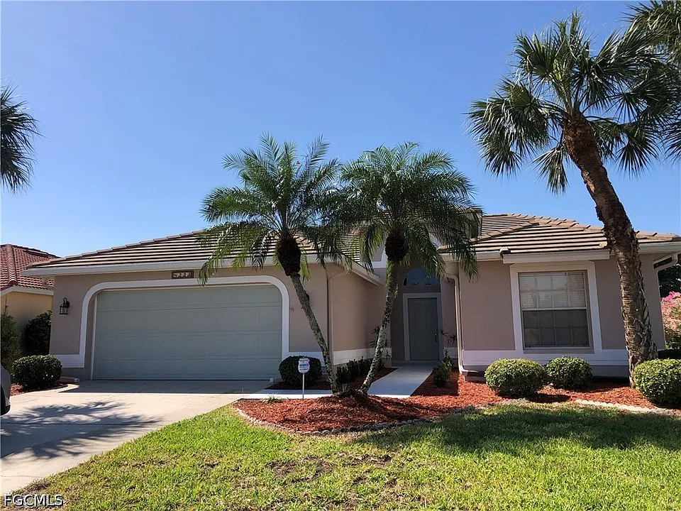 8223 Breton Cir