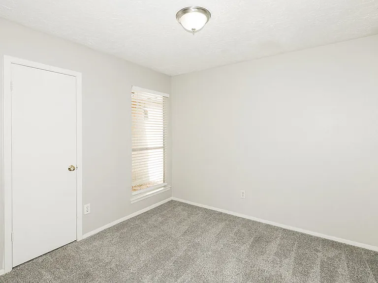 15826 Beechnut St — Photo 12