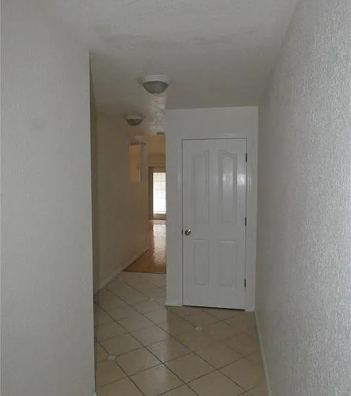 617 Segovia Ct NE — Photo 4