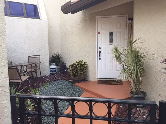 4th image of 6007 Parkwalk Dr