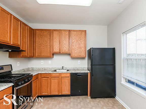 4th image of 1522 E Fairmount Ave