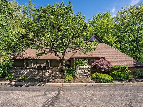 2nd image of 130 Whieldon Ln