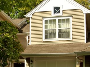 23 Ridgewood Dr, Randolph, NJ 07869