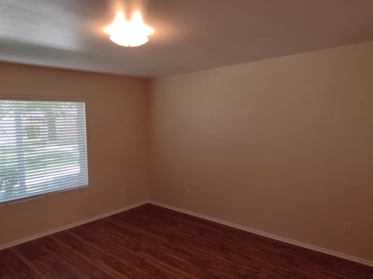 11541 Park Ln — Photo 6