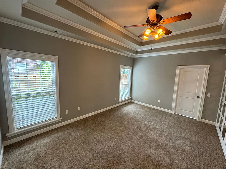 407 Lyndal Ln — Photo 15